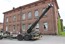 Finská Patria vyvíjí kolovou 155mm samohybnou houfnici na podvozku 8x8