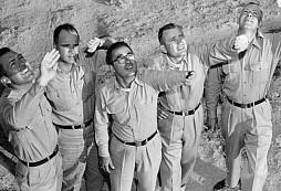 V roce 1957 se pět mužů dobrovolně postavilo přímo pod výbuch jaderné hlavice