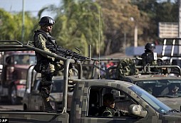 Brutální přestřelka Mexické armády a drogového kartelu v ulicích města