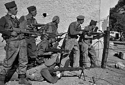 Operace Tenement: Jak 300 mužů zadrželo 6 německých a italských divizí na tři čtvrtě roku