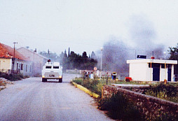 Mise UNPROFOR 1992: Napadení transportérů s francouzko-českými osádkami