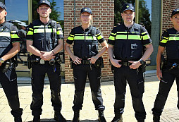 Policie v Amsterdamu bude během září náhodně prohledávat občany na ulici, účelem je hledání zbraní