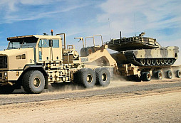 Spojené státy poskytnou Iráku, Libanonu a Malajsii těžké nákladní stroje za více než 16 mil. dolarů
