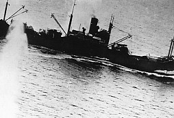 Japonští vojáci se po bitvě v Bismarckově moři museli povinně naučit plavat