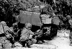 1944: Krysař ze Saipanu lstí přiměl na Marianách ke kapitulaci 1 500 Japonců. Zachránil tím mnoho životů