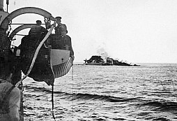 Okolnosti tragického potopení lodi RMS Lancastria Churchill zahalil tajemstvím. Podrobnosti se dozvíme v roce 2040