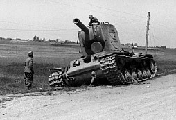 Sovětské kolosy Kliment Vorošilov – těžké tanky KV-1 a KV-2 si u Němců vybudovaly respekt