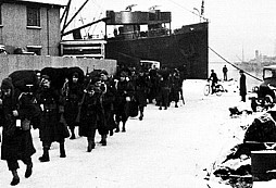Britská invaze na Island a spojenecká okupace ostrova přinesla chudé neutrální zemi bezpečnost a poválečný rozkvět