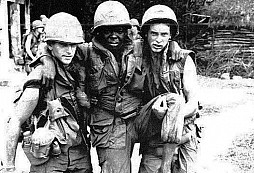 Protiválečný odpor v americké armádě během války ve Vietnamu. Důstojníky vojáci zabíjeli granáty