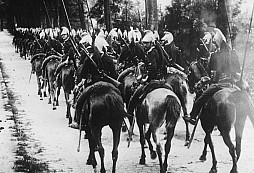 Kavalerie vpřed! Pochod francouzských jezdců dlouhý 800 km pomohl ukončit první světovou válku