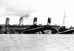 Sesterská loď Titaniku během Velké války napadla a potopila německou ponorku