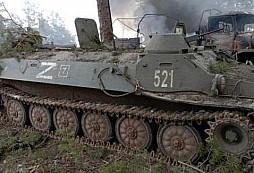 „Kamikaze transportéry“ naplněné 3,5 tunami výbušnin – nová „zázračná zbraň“ ruské armády