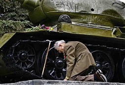 Sovětský druhoválečný veterán se po letech opět setkal se svým tankem
