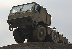Vojenská Tatra 815-7 8x8 v terénu