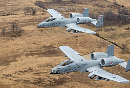 Americké letectvo zeštíhluje a plánuje odprodat 250 letounů včetně legendárních strojů A-10