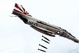 Legenda mezi proudovými letouny F-4 Phantom II létá dodnes. Původně se měl jmenovat Satan