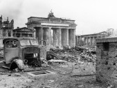 Poslední bitva o Berlín: Co se skrývalo za záhadnou zprávou, která mohla zvrátit průběh historie