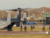Americké speciální síly trénují u britského letiště. Náhoda, nebo příprava na zásah proti ruskému tankeru