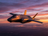 Americké F-35 měly mířit do Norska. Proč se najednou otočily jinam