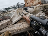 Video: Puška Dragunov proti dronu. Nečekaná role staré zbraně v moderní válce