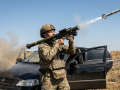 Video: První bojový odpal v životě. Ukrajinský voják sestřelil ruský dron na první pokus pomocí MANPADS