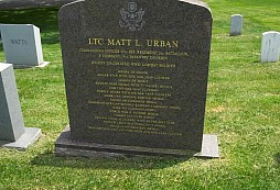 Matt Urban přezdívaný Duch - bojovník, na kterého byla i smrt krátká