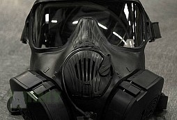 Izraelská plynová maska nebo nová kukla Darth Vadera?