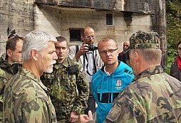 Armádní generál Petr Pavel navštívil Těchonín a tvrz Boudu