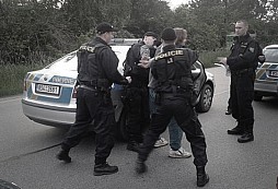 Policejní prezident tvrdí, výcvik policie je kvalitní- já si myslím, že není...