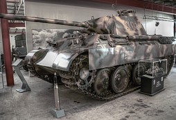 Německý druhoválečný tank Pz. V Panther v pohybu