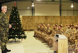Ne každý může Vánoce slavit doma aneb jak je slaví naši vojáci