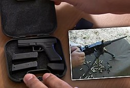 Přívěšek pro velký kluky - Miniaturní Glock a minikulomet M2 Browning