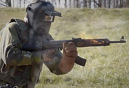 Sebevznícení aneb extrémní zátěžový test AK-47
