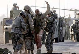 Operace Vigilant Resolve - první bitva o irácké město Fallujah - odezva za brutální vraždy a mrzačení američanů