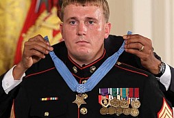 Dakota L. Meyer - Voják, který dostal MEDAL OF HONOR za záchranu 36 kamarádů z léčky Talibanu