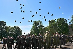 Slavnostní vyřazení vojenských absolventů Univerzity obrany 2016