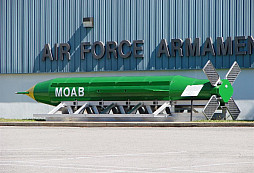 Američané svrhli na Afghánistán nejsilnější nenukleární bombu GBU-43/B přezdívanou „matka všech bomb“