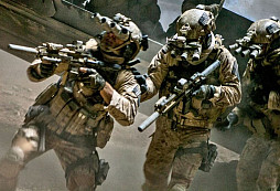 Čím si svítí operátoři speciálních jednotek včetně Navy Seals?