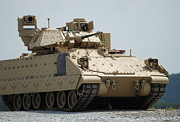 Jak fungují vojenské zakázky, aneb proč se stal z obrněnce M2 Bradley nesmyslný hybrid?