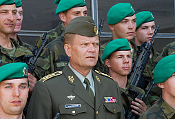 Generál Josef Bečvář se rozloučil s vojáky a všem poděkoval za dosavadní spolupráci