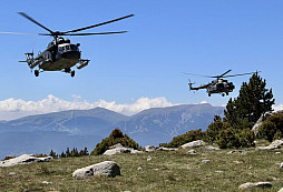 Čeští vrtulníkáři se vrátili ze cvičení Mountain Flight 2018 ve Francii
