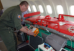 Armáda zachraňuje životy civilních pacientů, její „létající JIPka“ by však zasloužila modernizaci
