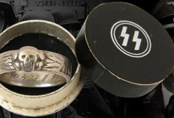 SS Totenkopfring - Himmlerův prsten cti