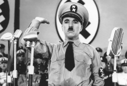 Tip na film: Diktátor - vynikající satirická komedie Charlese Chaplina