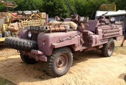 Land Rover S2A DPV "Pink Panther" - růžové auto borců z SAS