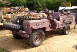 Land Rover S2A DPV "Pink Panther" - růžové auto borců z SAS