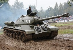 IS-3: sovětský těžký tank, který již nestihl zasáhnout do bojů 2. světové války