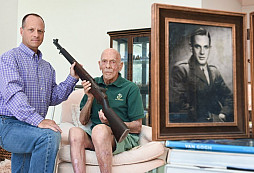 Starý mariňák dostal po 73 letech zpět svojí pušku M1 Garand z 2. světové války
