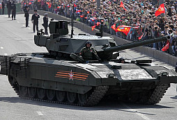 Nový ruský tank T-14 Armata zahajuje státní zkoušky, následně by měl být zaveden do sériové výroby