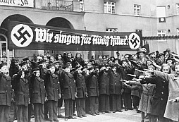 Anschluss Rakouska - první velký úspěch Adolfa Hitlera na mezinárodním poli
